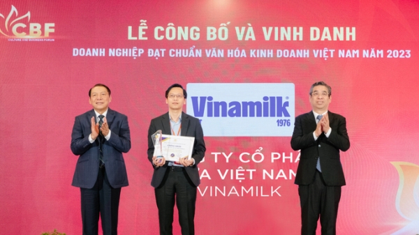 Vinamilk được vinh danh ‘Doanh nghiệp đạt chuẩn văn hóa kinh doanh Việt Nam’