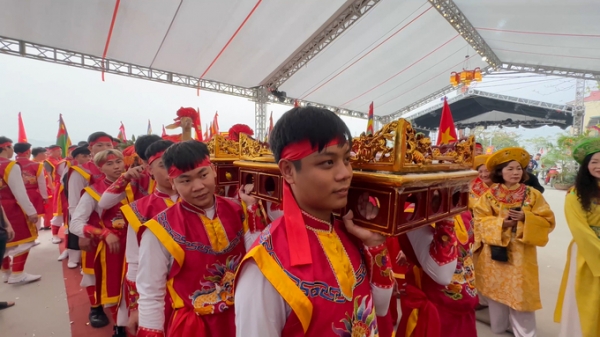 Dấu ấn văn hóa độc đáo ở Lễ hội truyền thống làng cổ Bát Tràng