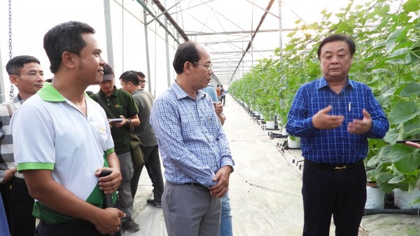 Bộ trưởng Bộ NN-PTNT thăm nông trường WinEco Củ Chi