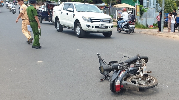 Xe máy đổ dốc tông nhau, một người tử vong, 3 người bị thương