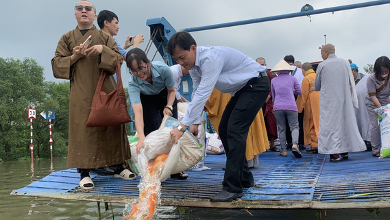 Thả 82 ngàn cá giống xuống sông Đồng Nai tái tạo nguồn lợi thủy sản