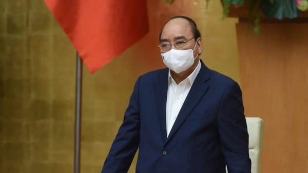 Thủ tướng Nguyễn Xuân Phúc: Không vì có vacxin mà chủ quan