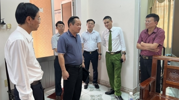 Bắt giám đốc Trung tâm đăng kiểm Thừa Thiên - Huế nhận tiền hối lộ