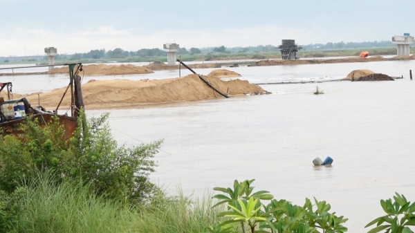 Vi phạm khai thác khoáng sản trên sông Đà Rằng