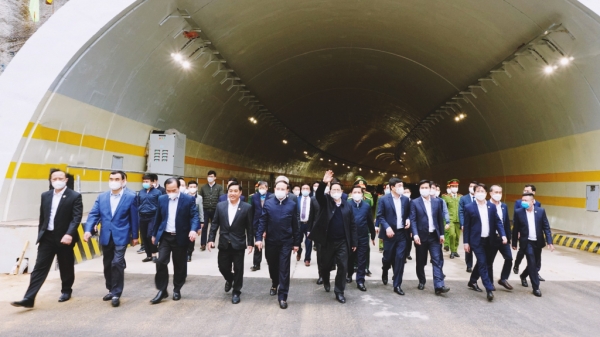 Thủ tướng dự lễ khánh thành 2 công trình làm nhanh 'kỷ lục' tại Quảng Ninh