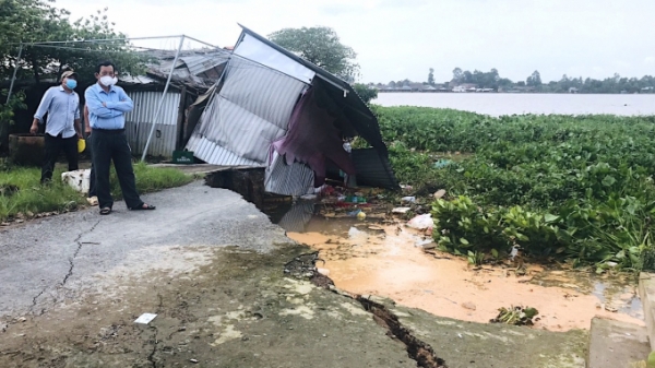 Bến Tre: Sạt lở nghiêm trọng tại cồn Phú Đa cuốn trôi nhà cửa, bến phà