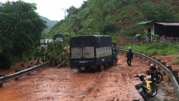 Hình ảnh những thiệt hại đầu tiên do bão số 5 gây ra ở Quảng Trị