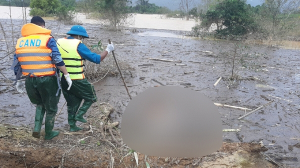 Tìm thấy thi thể 2 nạn nhân vụ sạt lở đất ở xã Hướng Việt