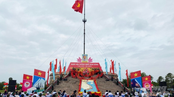 Lễ thượng cờ đặc biệt tại đôi bờ Hiền Lương – Bến Hải mùa Covid-19