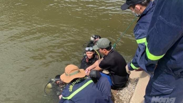 Học sinh lớp 4 tử vong do đuối nước ở chân đập ngăn mặn sông Hiếu
