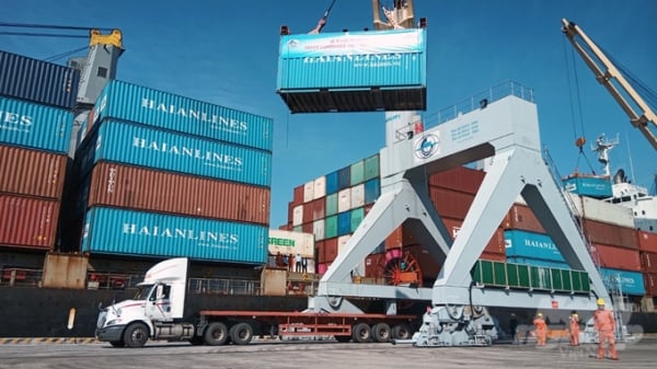 Khai trương tuyến container nội địa đầu tiên đến cảng Chân Mây
