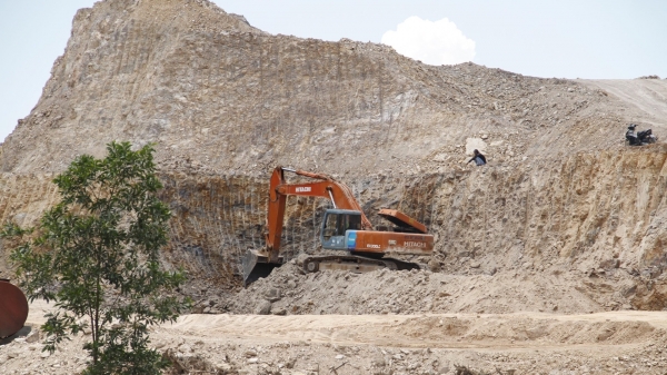 Doanh nghiệp khai thác khoáng sản chậm đóng cửa mỏ bị phạt 120 triệu đồng