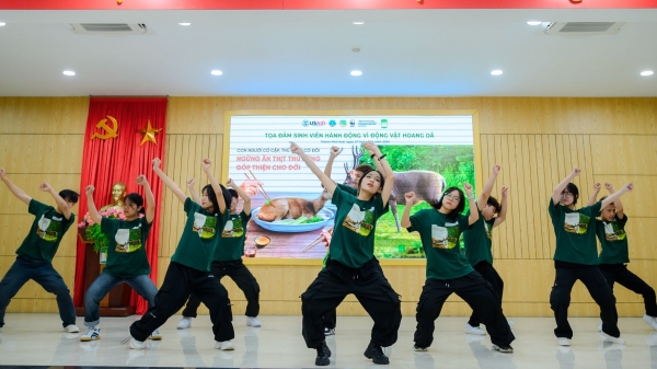 Hàng trăm sinh viên Huế nhảy vũ điệu 'ngừng ăn thịt thú rừng'