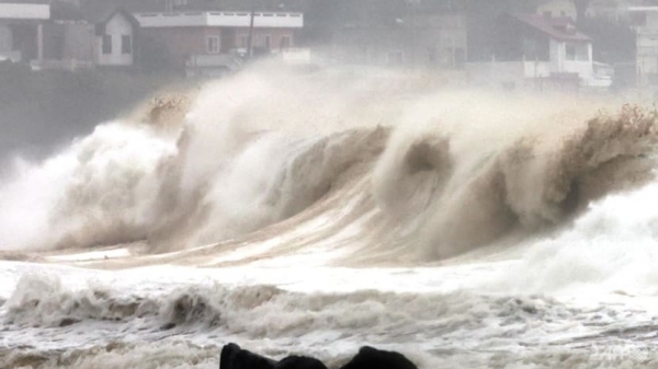Hàn Quốc hứng siêu bão Hinnamnor cực mạnh