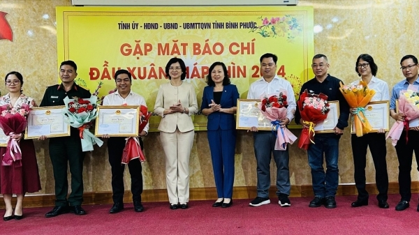 Báo Nông nghiệp Việt Nam nhận Bằng khen của tỉnh Bình Phước