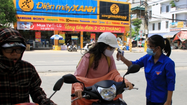 Gần 35.000 thí sinh tỉnh Thanh Hóa được đo thân nhiệt