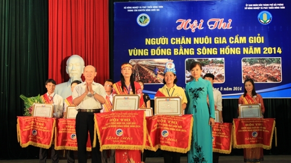 Hà Nội đoạt giải Nhì hội thi chăn nuôi gia cầm
