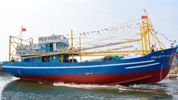 Hạ thủy 'tàu 67' vỏ thép đầu tiên tại Đà Nẵng