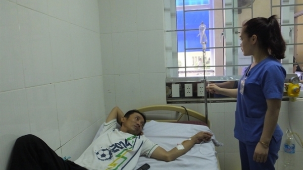 Hà Tĩnh: Một người nhập viện nghi do ăn cá biển