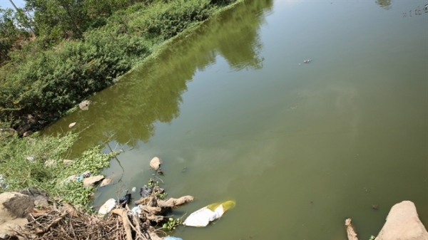 Sông Ba ô nhiễm, thủy sản thưa dần, cá nuôi chết trắng, ai đã đầu độc?