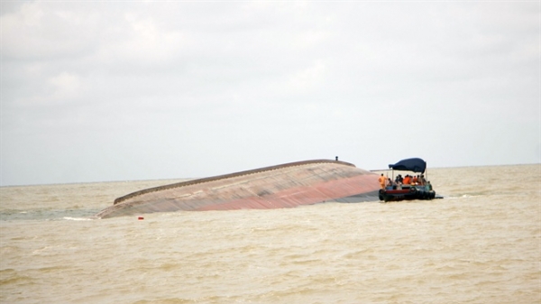 Chủ tịch Nghệ An 'truy' trách nhiệm cảng vụ vụ chìm tàu VTB 26