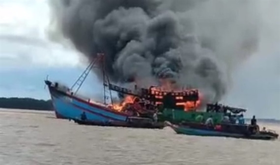 Cháy tàu cá thiệt hại 8 tỷ đồng