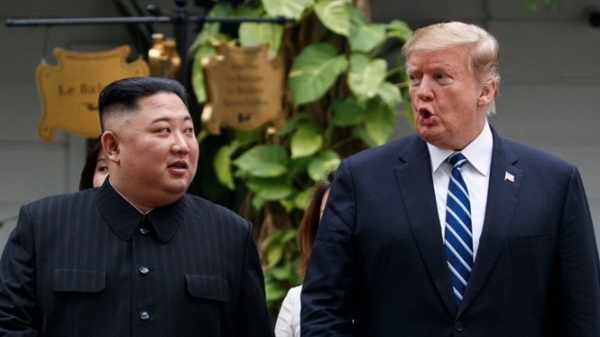 Ông Trump ‘bóng gió’ gặp Kim vào cuối năm
