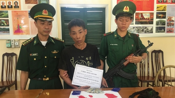 Bắt giữ đối tượng người Lào vận chuyển trái phép chất ma túy qua biên giới