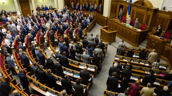 Bầu cử Ukraine: Khối Petro Poroshenko dẫn đầu mong manh