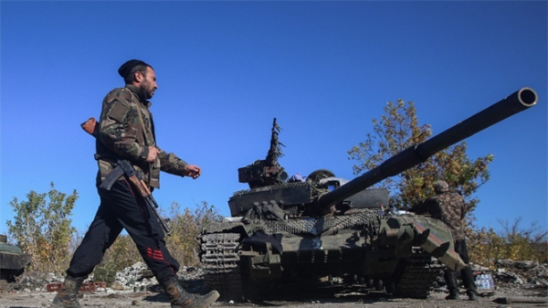 Kiev tố quân ly khai rải mìn khắp đường cửa ngõ Donbas