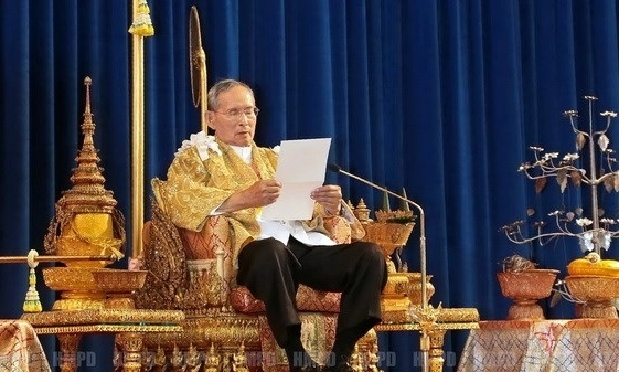 Hai tướng Thái bị truy tố về tội phỉ báng Hoàng gia