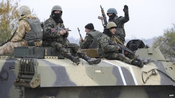 Tổng thống Ukraine điều thêm quân bảo vệ các thành trì miền Đông