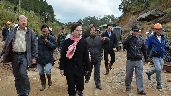 Ba Bộ trưởng trực tiếp chỉ đạo cứu nạn vụ sập hầm thủy điện Đạ Dâng