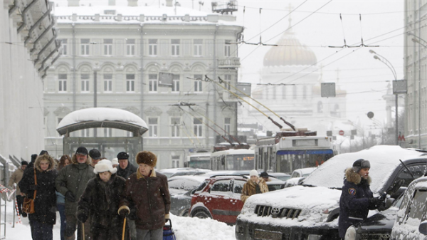 Mỗi tiếng có 500 vụ tai nạn giao thông vì thảm họa tuyết ở Moscow