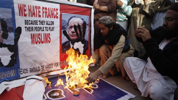 'Tự do ngôn luận kiểu Charlie Hebdo' là 'khơi mào chống lại đạo Hồi'