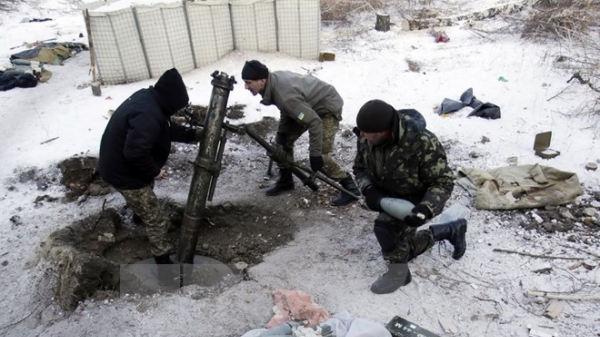 Ukraine đánh dồn dập, tuyên bố chiếm lại sân bay Donetsk