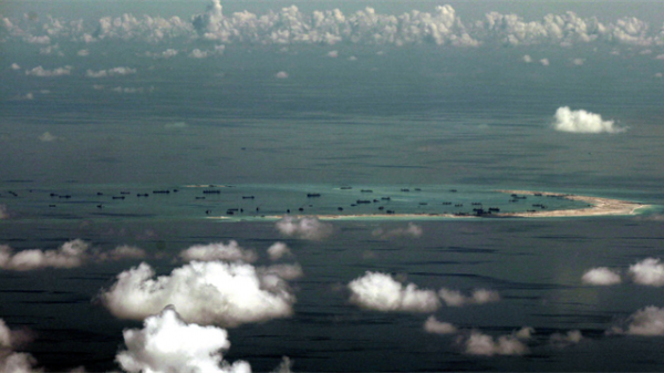B-52 bay qua các đảo nhân tạo ở Biển Đông