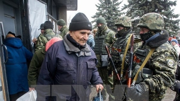 Quân Ukraine bị vây chặt trong 'lò nướng Debaltsevo'