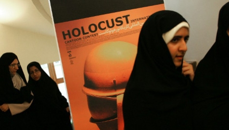 Phán kháng Charlie Hebdo, Iran thi biếm họa bác bỏ nạn diệt chủng Do thái