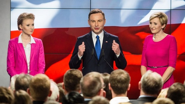 Ứng cử viên đối lập giành ghế Tổng thống Ba Lan