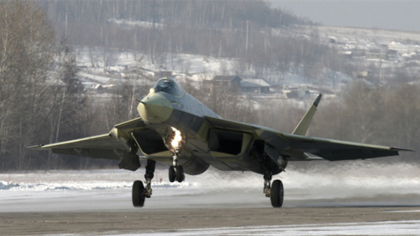Cận cảnh Sukhoi T-50 tàng hình siêu hiện đại của Nga
