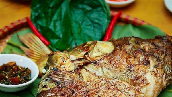 Cá nướng Pa pỉnh tộp Tây Bắc tham dự Lễ hội văn hoá ẩm thực Hà Nội