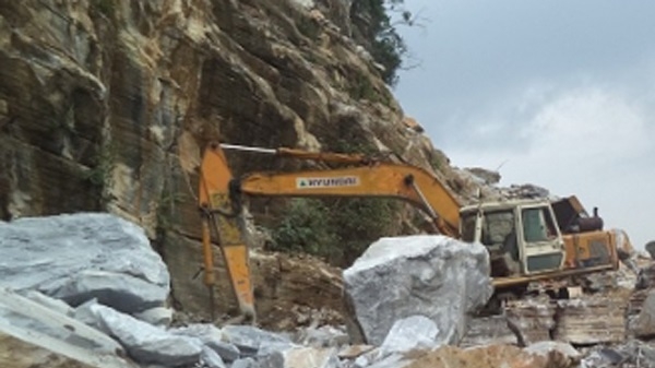 Nghệ An đóng cửa 10 mỏ khai thác khoáng sản