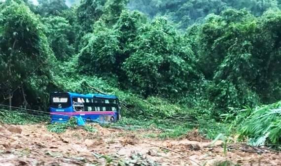 Lâm Đồng: Sạt lở nghiêm trọng trên đèo Bảo Lộc, Quốc lộ 20 ách tắc