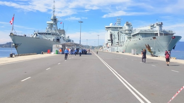 Tàu Hải quân Hoàng gia Canada lần đầu tiên thăm cảng quốc tế Cam Ranh