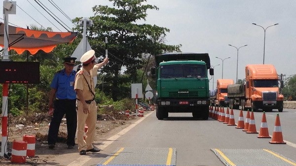 Tăng mức phạt xe chở hàng vượt trọng tải lên đến 7-8 triệu đồng