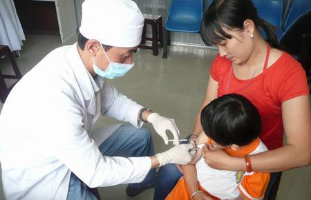 Tiêm bổ sung miễn phí vắc xin sởi cho trẻ từ 2 đến dưới 10 tuổi