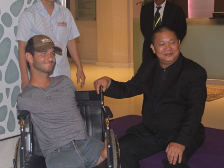 Người không tay không chân Nick Vujicic đã đến Việt Nam