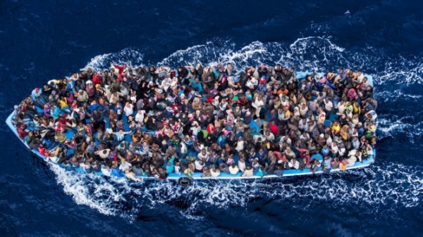 Chìm tàu ngoài khơi Libya, 10 người chết, 35 người mất tích
