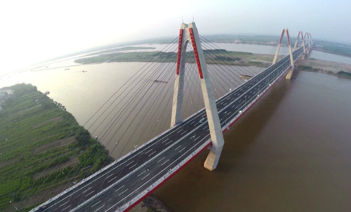 Phương tiện nào được qua cầu Nhật Tân?